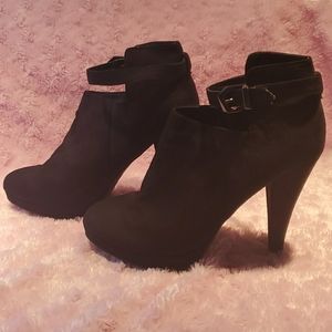 Black high heeled shoes